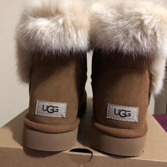 COPY - Ugg size 10 in women’s, chestnut low fluff… - Picture 4 of 8